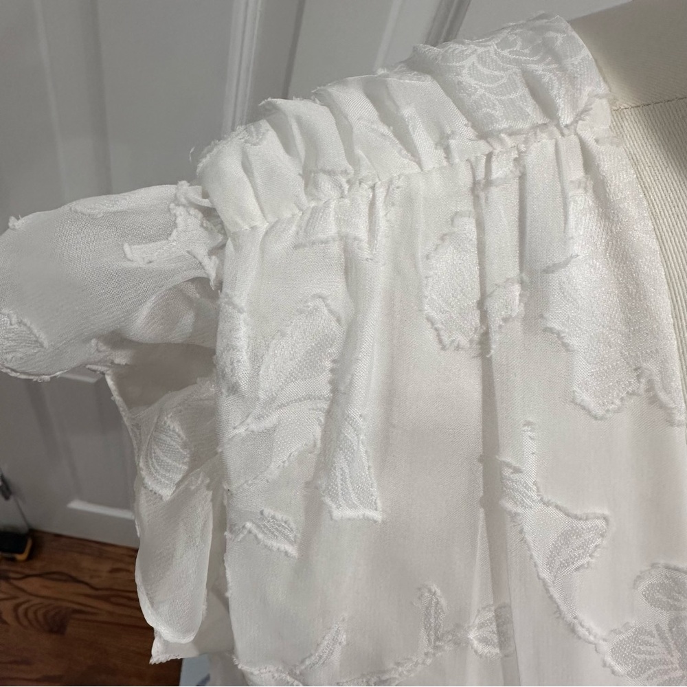 NWT Lulus All About Flowers White Ruffles String Tie Accent V-Neck Romper Size L - Picture 6 of 14